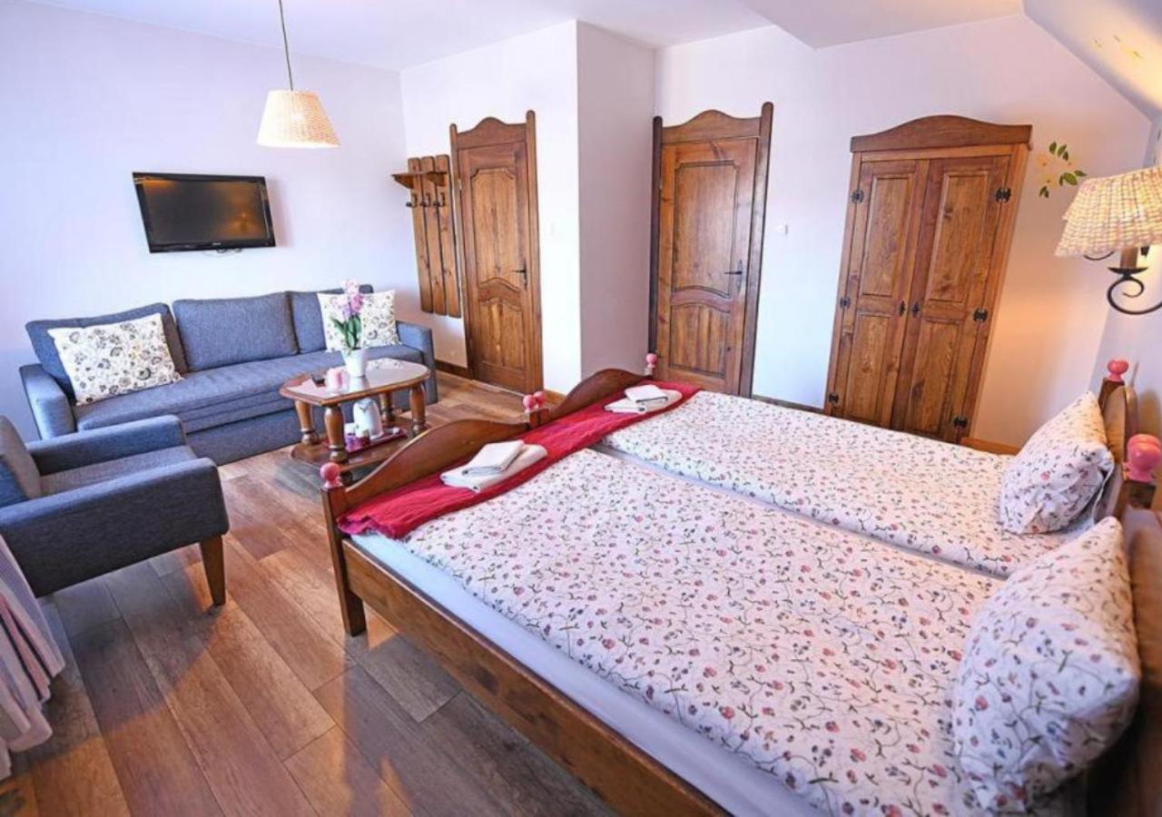 Gosciniec Malinowka Bed and Breakfast Krzeszna Exteriör bild